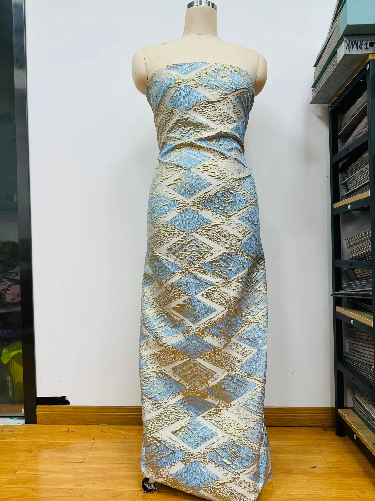 Quality fabrics at wholesale prices - Image 5