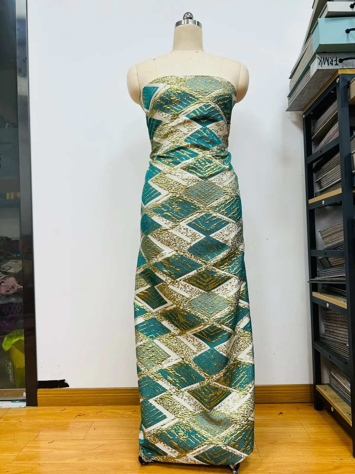 Quality fabrics at wholesale prices - Image 7