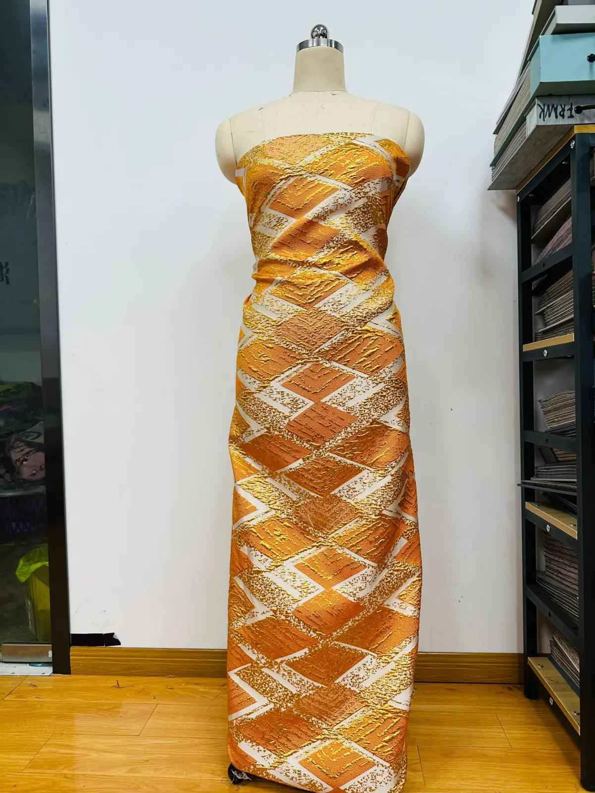 Quality fabrics at wholesale prices - Image 9