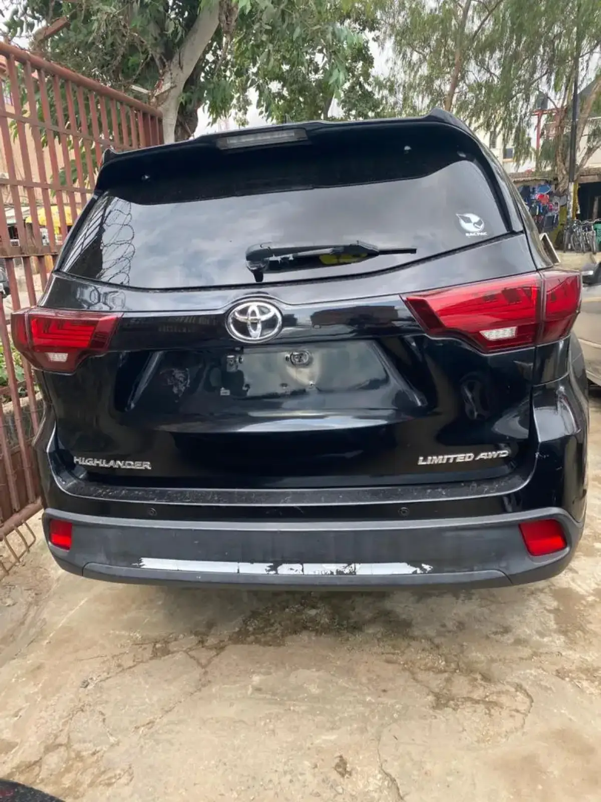 Toyota Highlander - Image 11