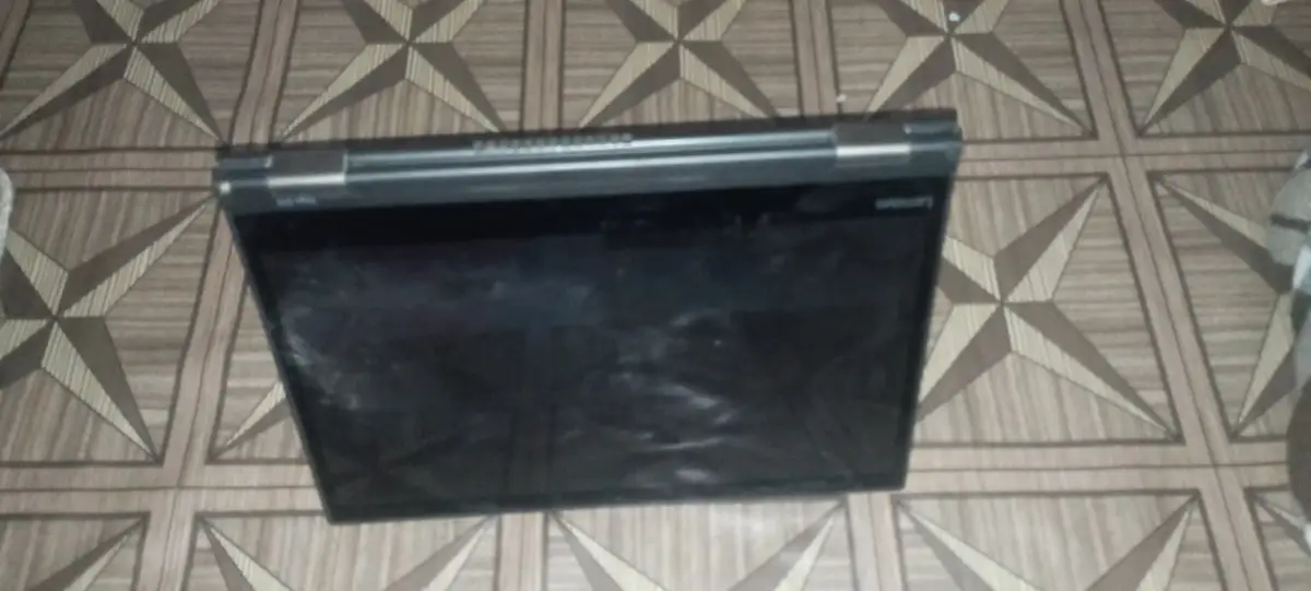 Lenovo Thinkpad Yoga 370 - Image 4