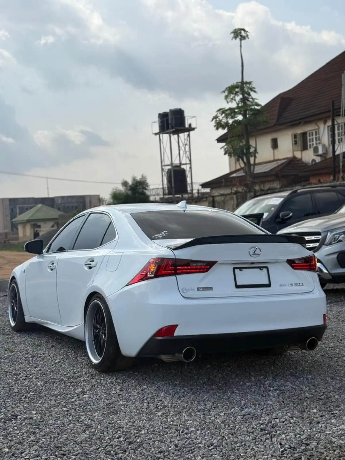 LEXUS IS300 - Image 4