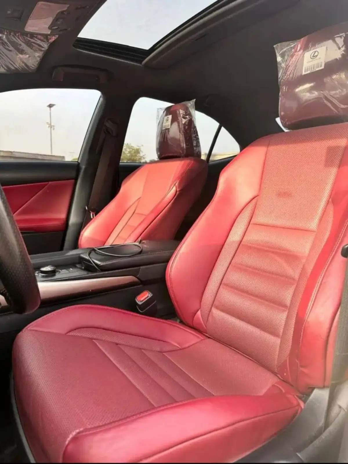 LEXUS IS300 - Image 5