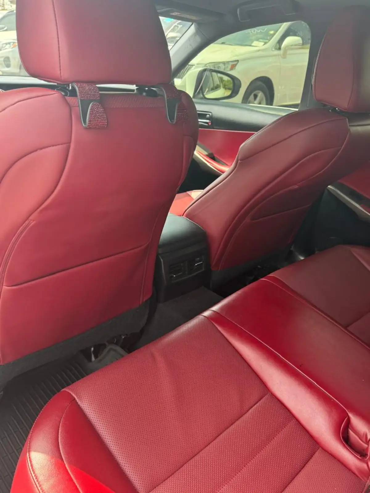 LEXUS IS300 - Image 7