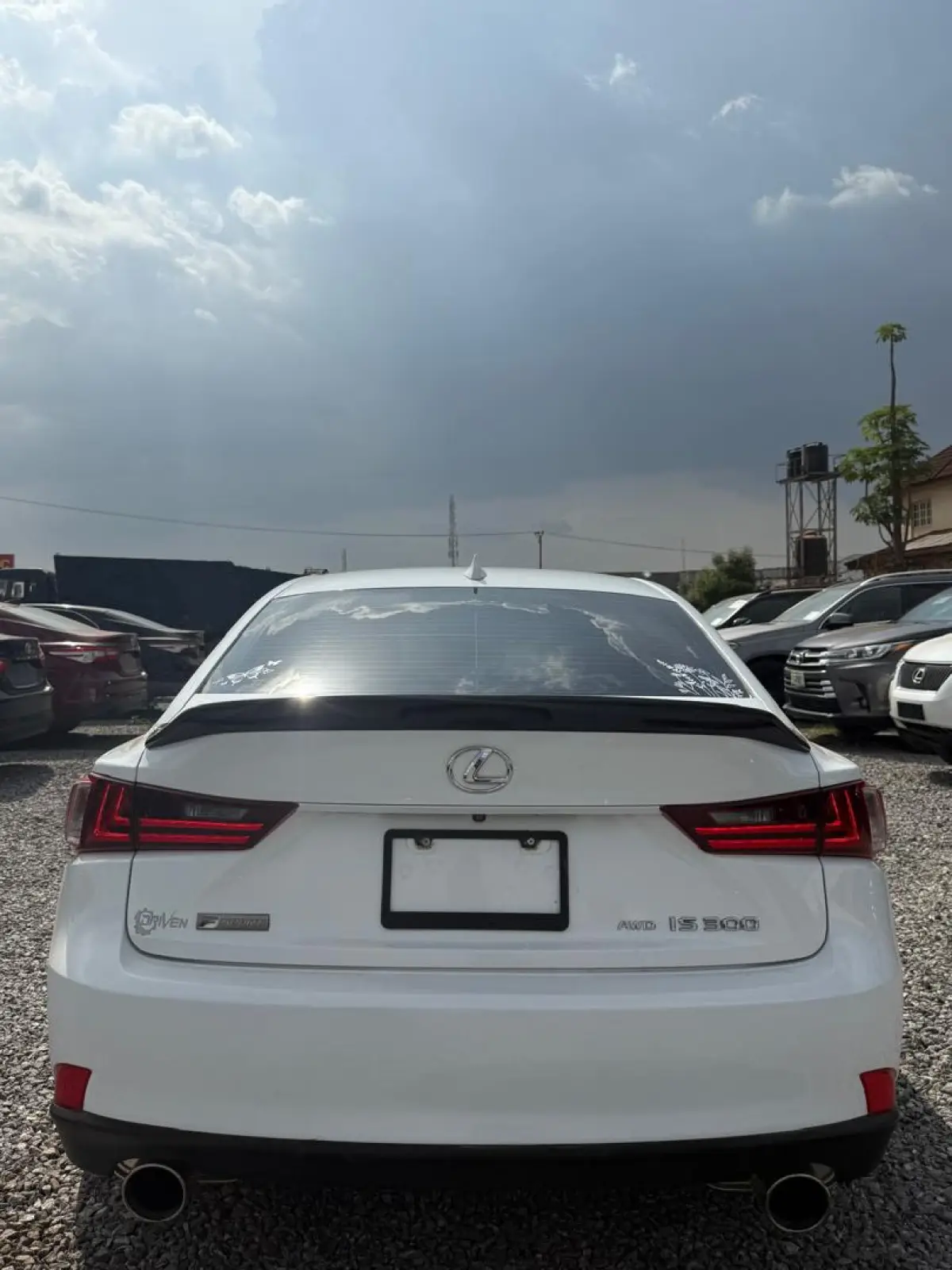 LEXUS IS300 - Image 9