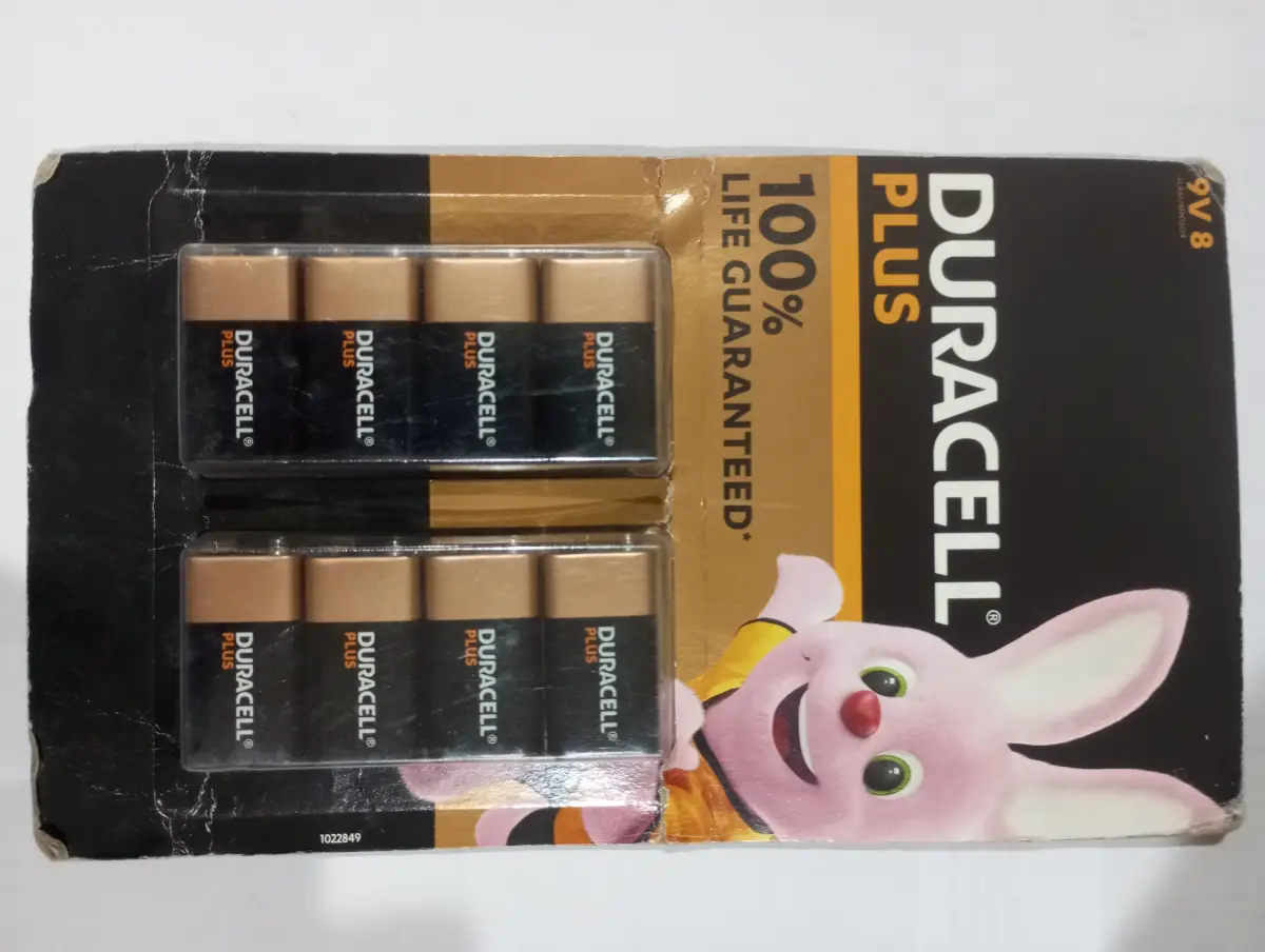 Duracell 9-Volt Battery Pack of 8 - Image 1
