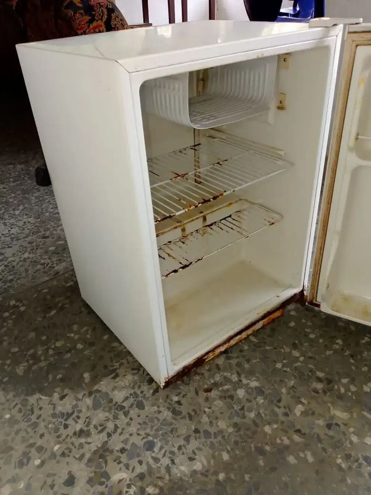 Haier thermocool refrigerator the price is negotiable - Image 4
