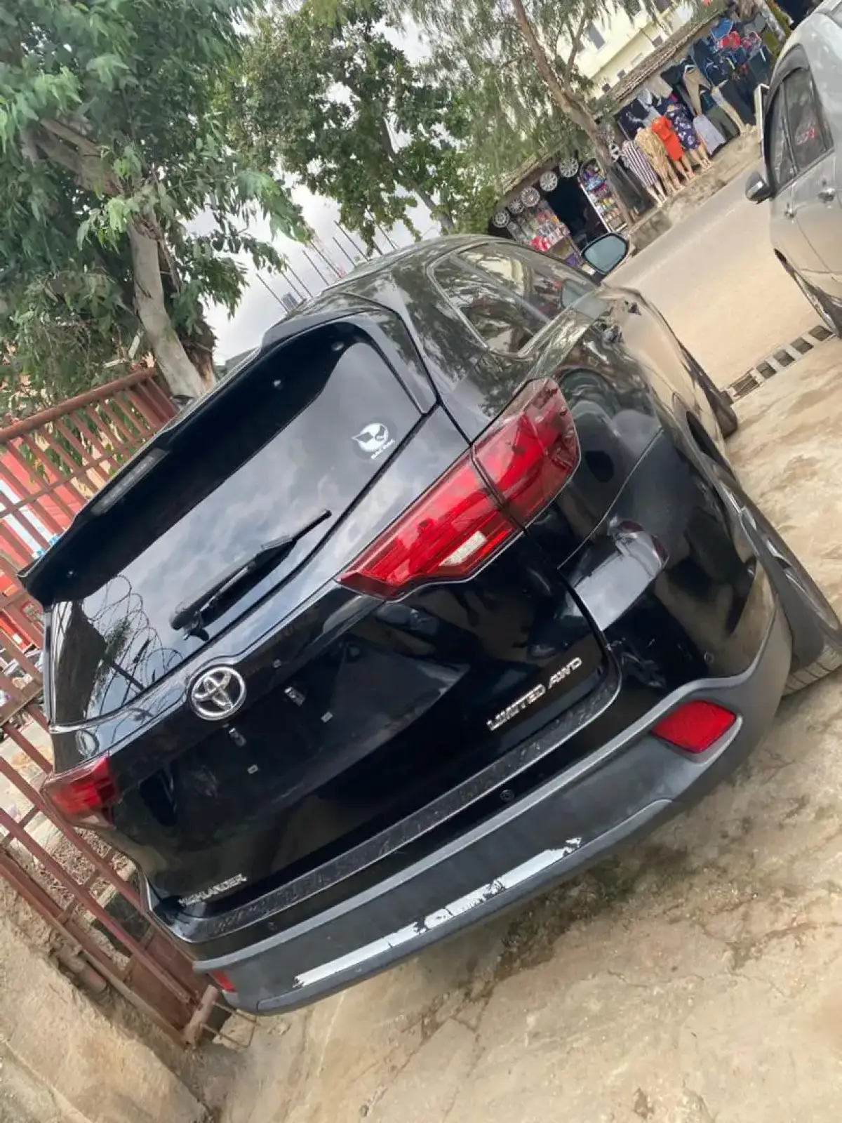 Toyota Highlander - Image 12