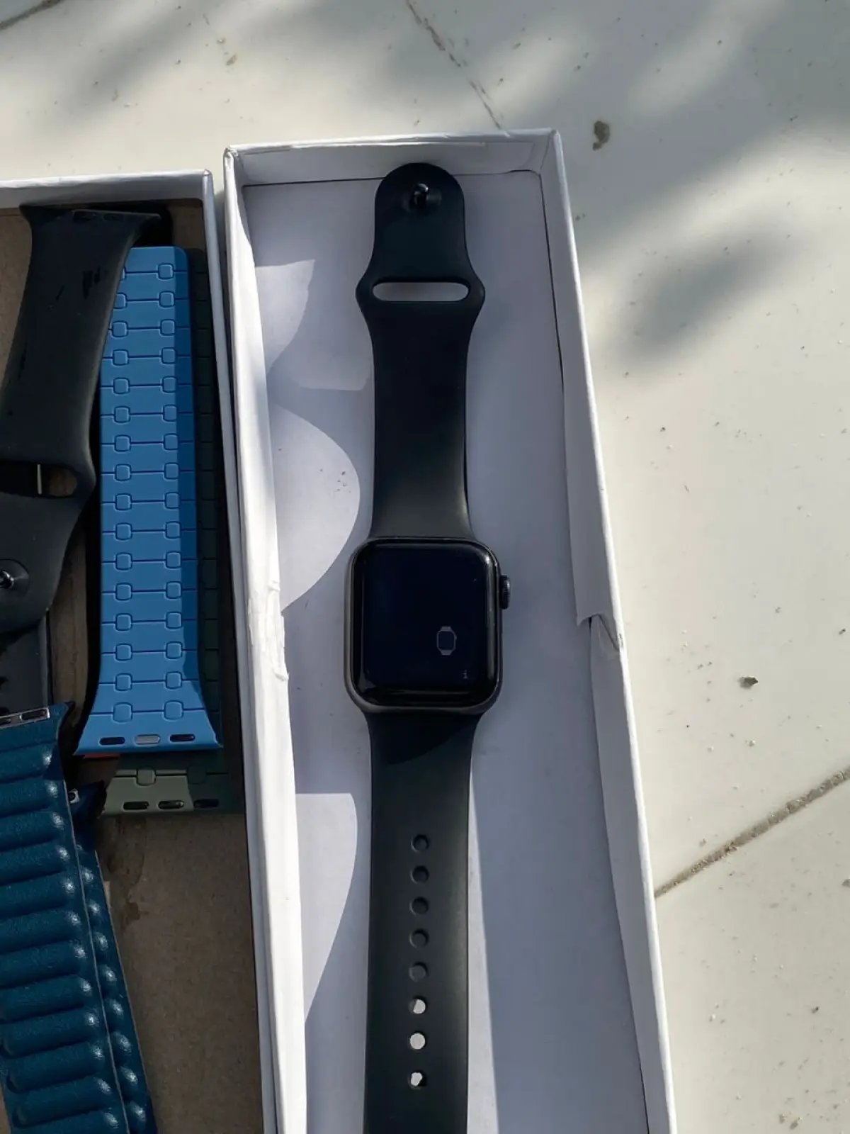 Apple watch series 5 40MM uk used - Image 2