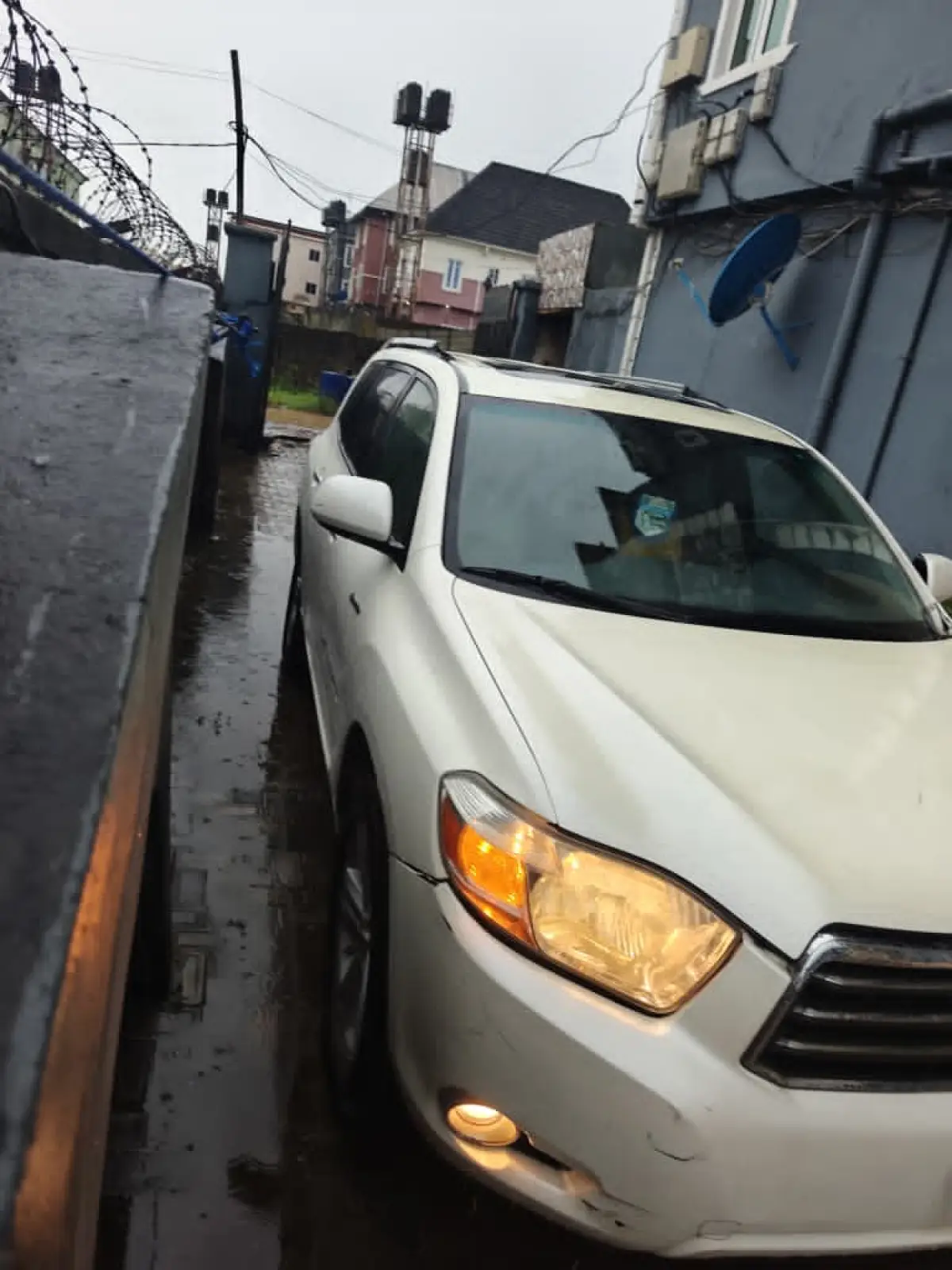 Toyota Highlander 2009 limited Registered First body - Image 2