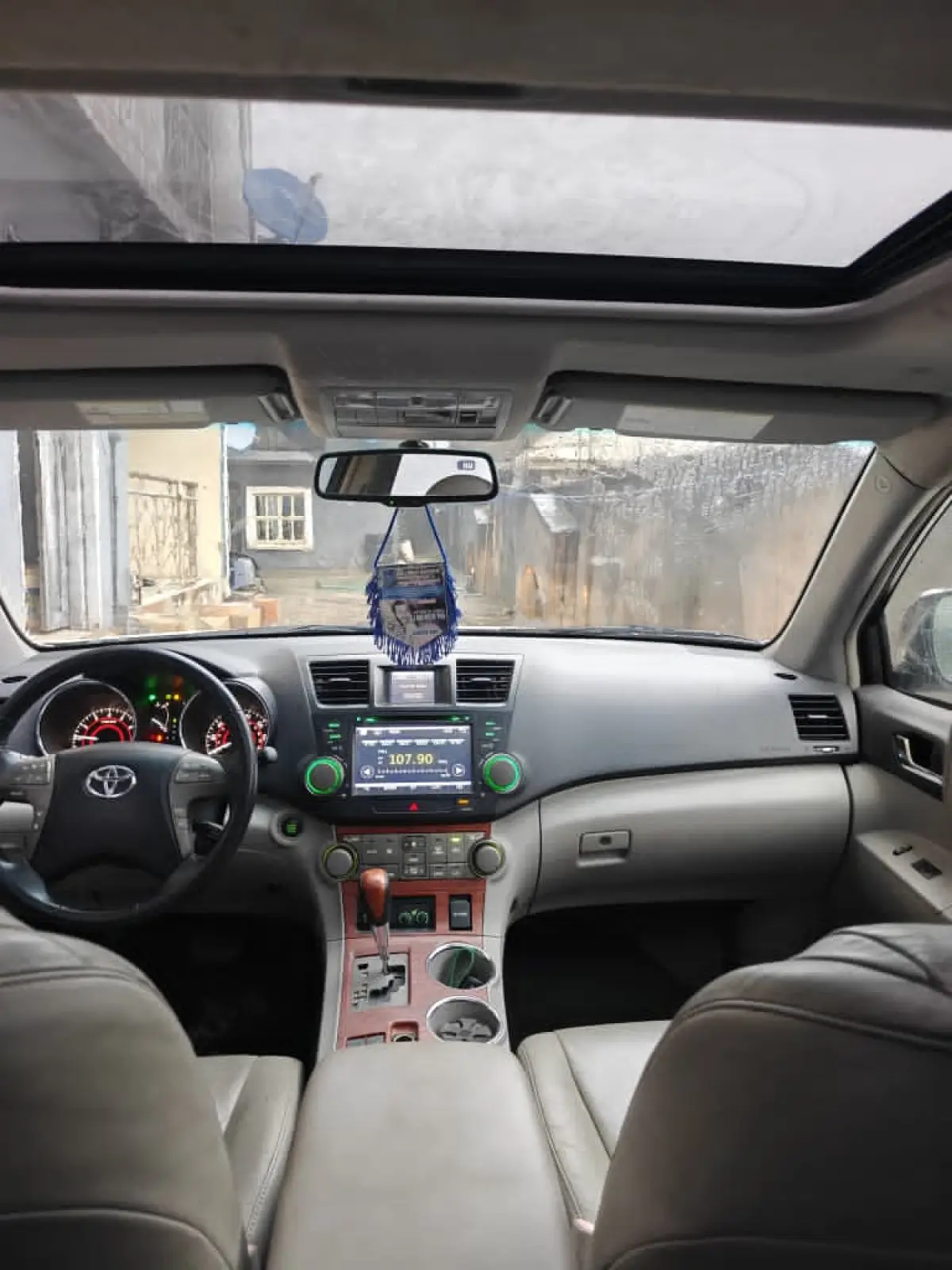 Toyota Highlander 2009 limited Registered First body - Image 5