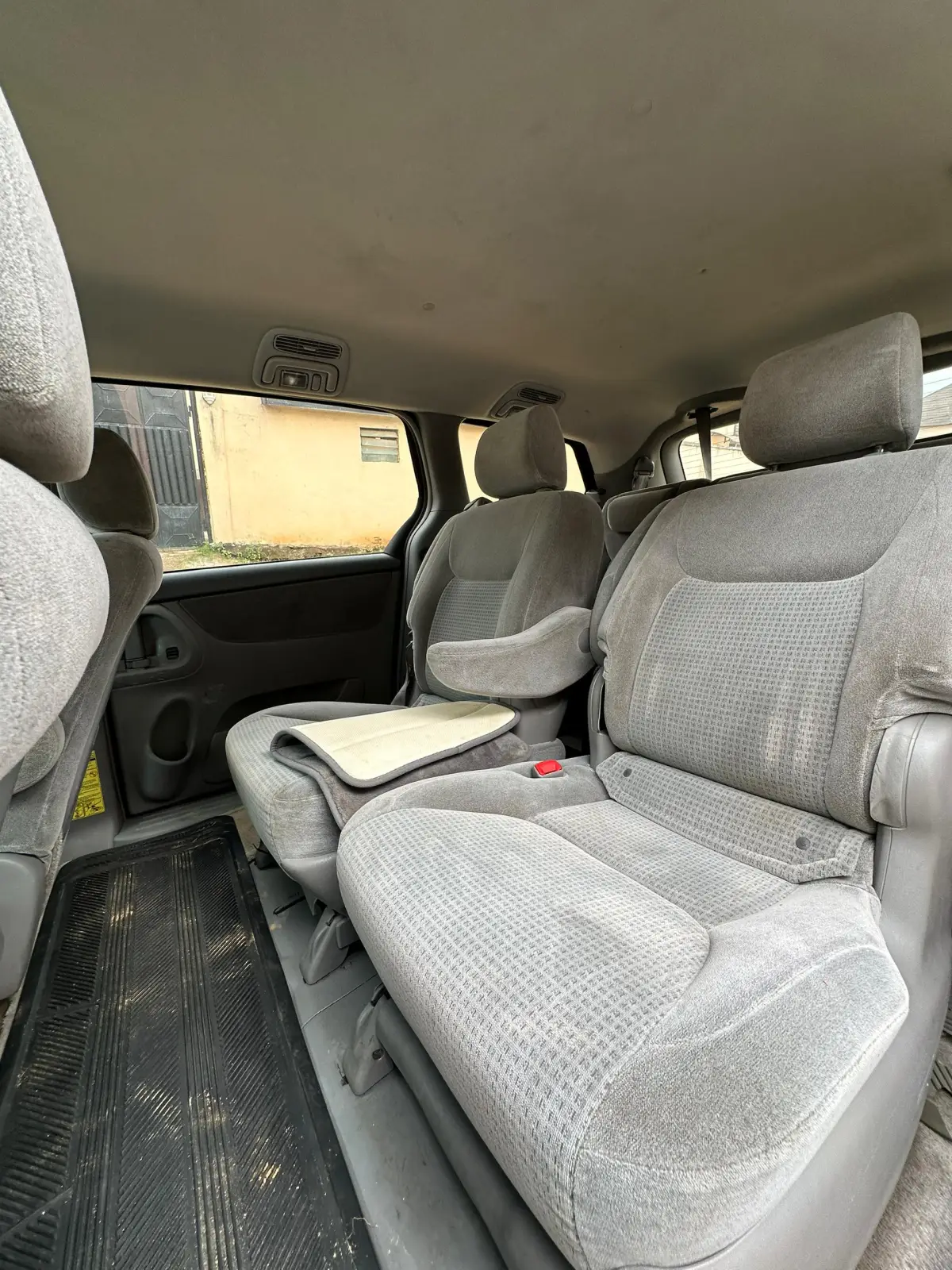 Foriegn Used Toyota Sienna 2006 Model FOR SALE - Image 3