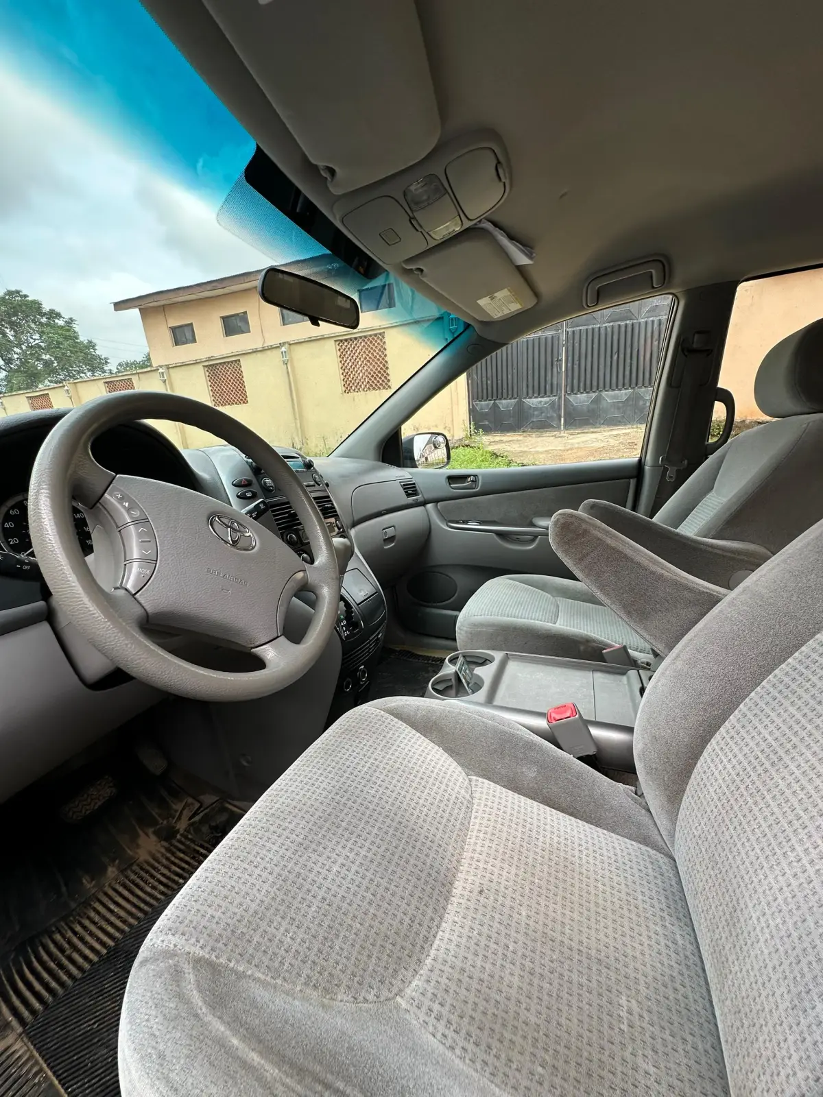 Foriegn Used Toyota Sienna 2006 Model FOR SALE - Image 7