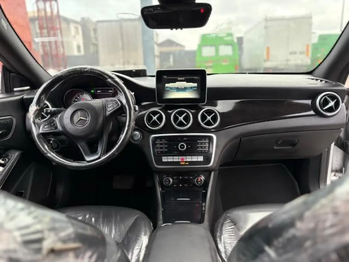 2015 MERCEDES BENZ CLA250 AMG TRIM FULL OPTION FOR SALE - Image 2