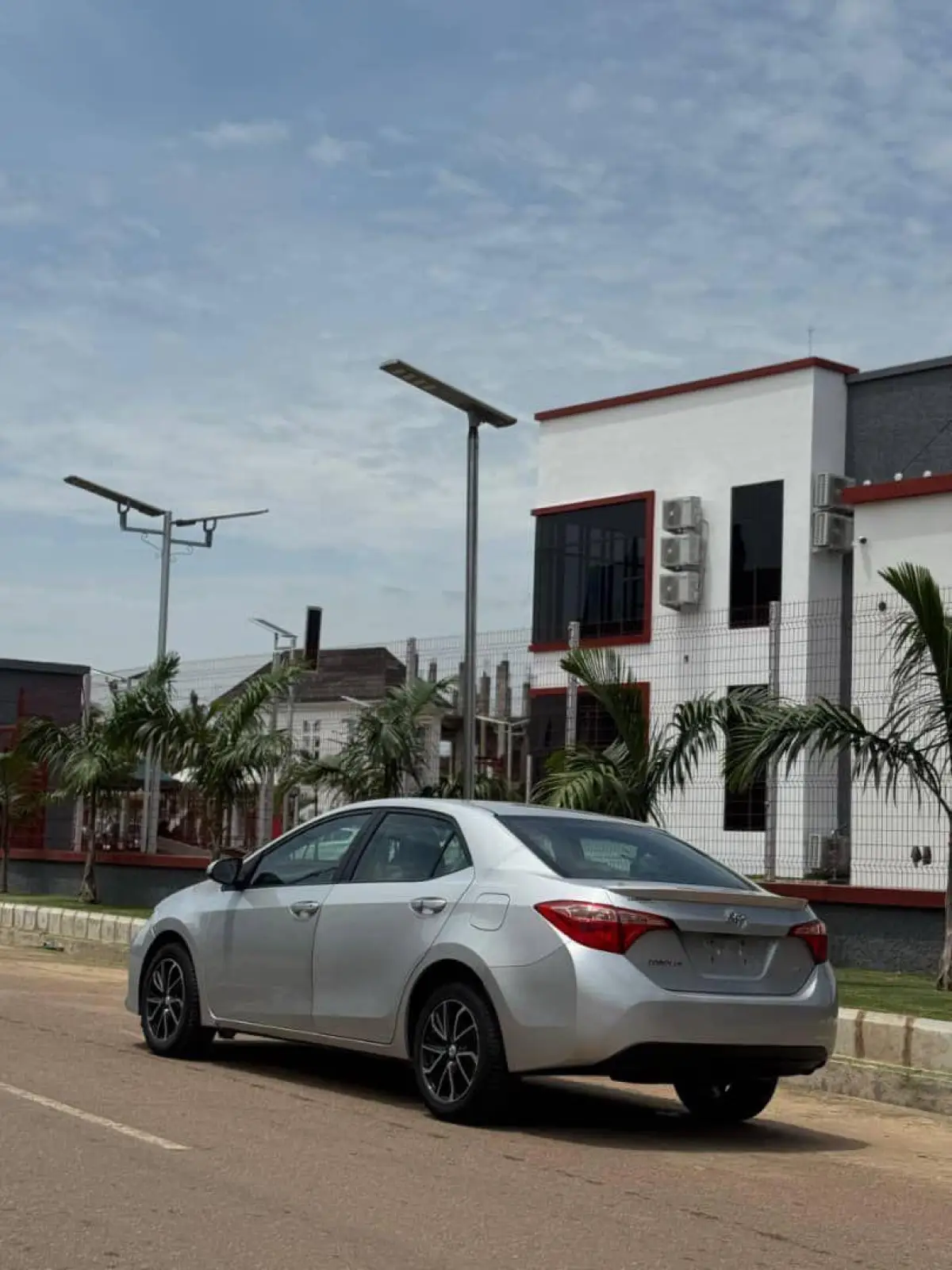 FOREIGN USED 2017 TOYOTA COROLLA FOR SALE - Image 8