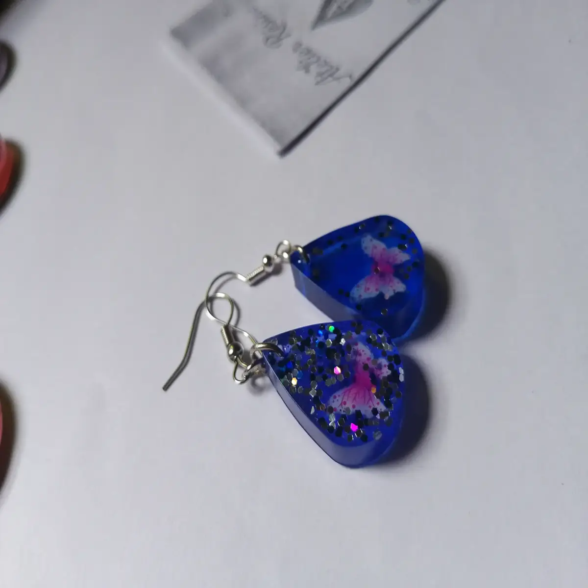 Beautiful resin art pieces earrings keychain pen  pendants etc - Image 7
