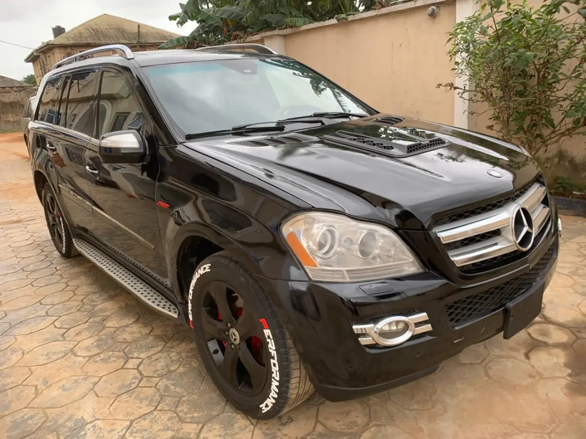 NEATLY USED 2010 GL450 - Image 2