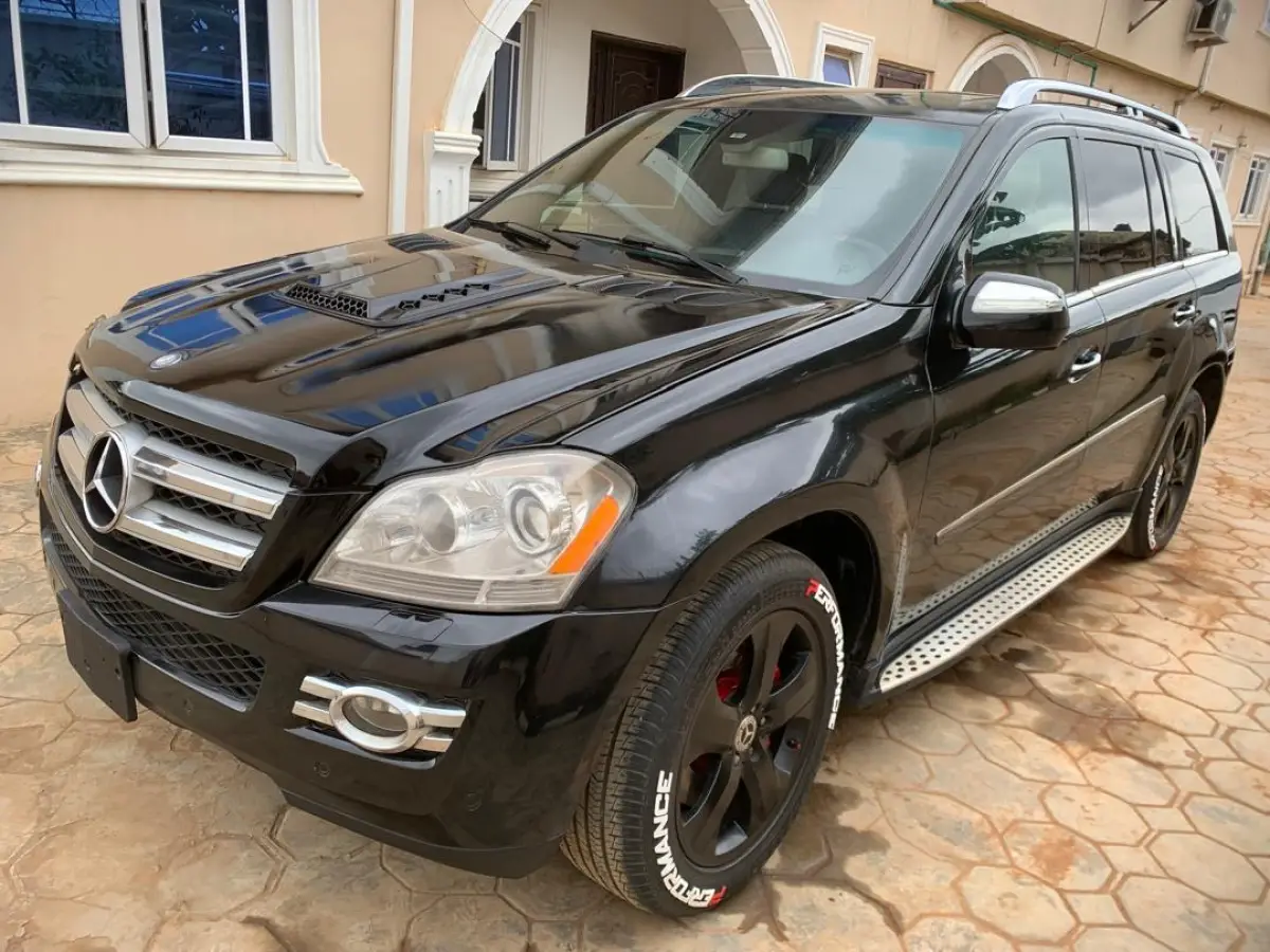 NEATLY USED 2010 GL450 - Image 3