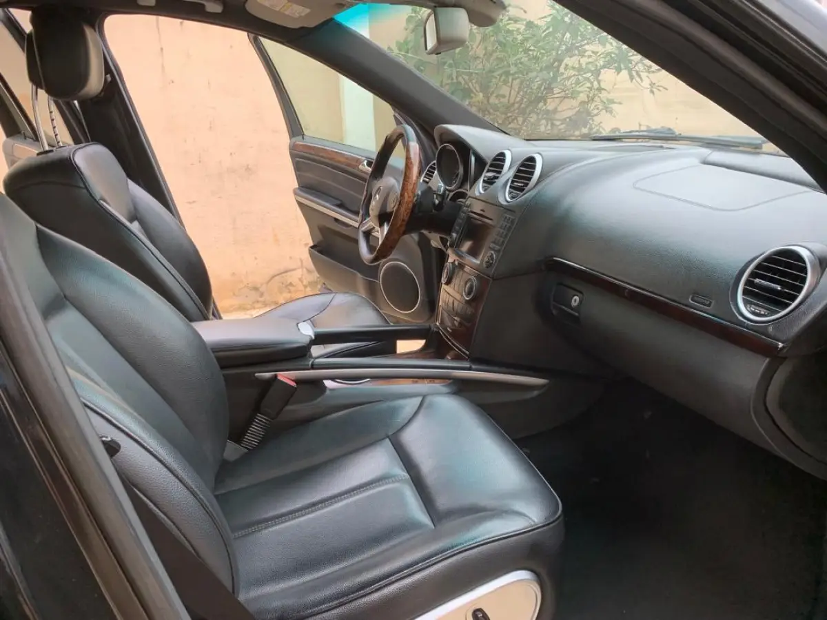 NEATLY USED 2010 GL450 - Image 8