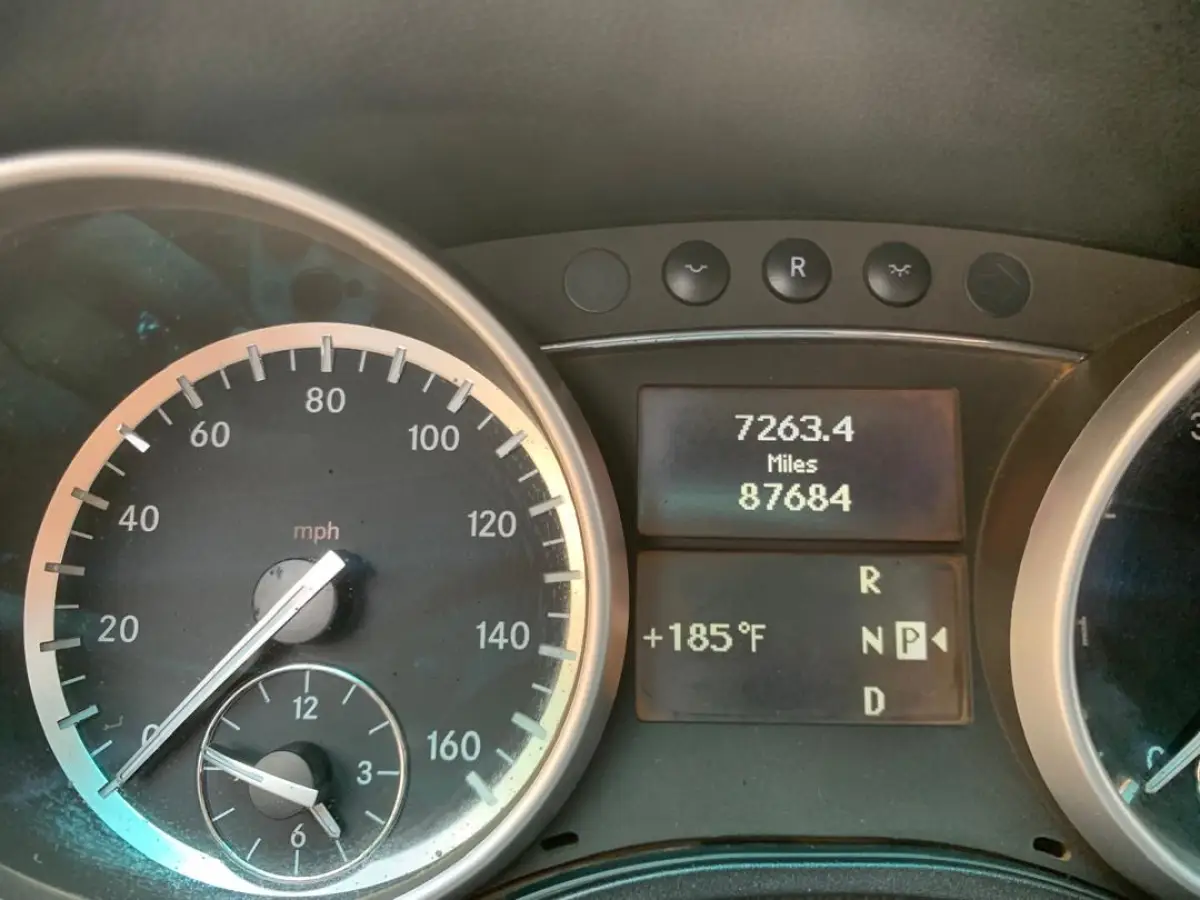 NEATLY USED 2010 GL450 - Image 9