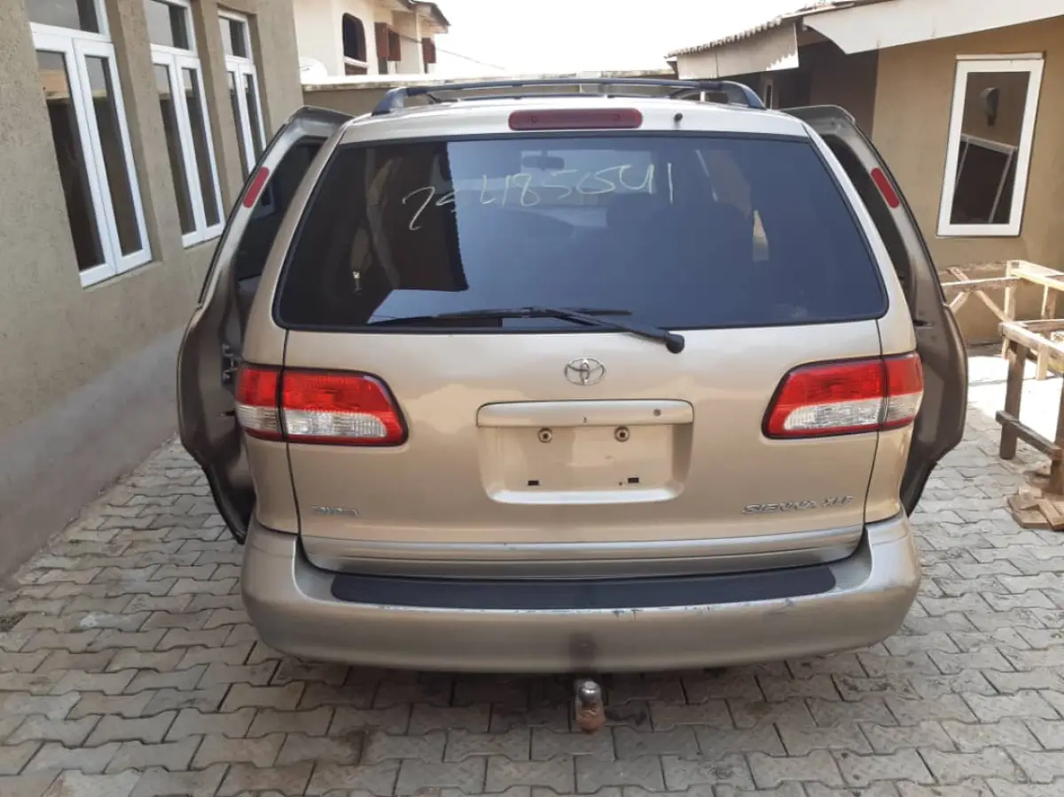 Toyota sienna for sale - Image 2