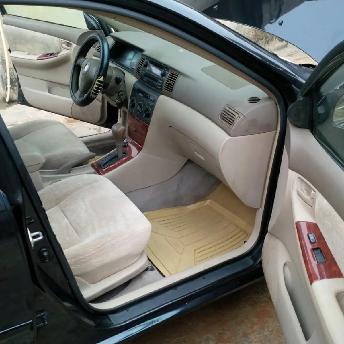 Toyota Corolla LE for Grab - Image 4