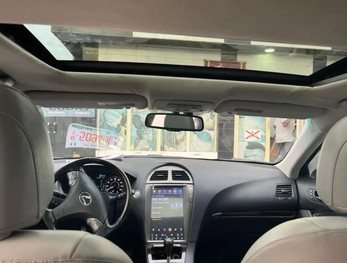 Clean Lexus ES350 model - Image 6