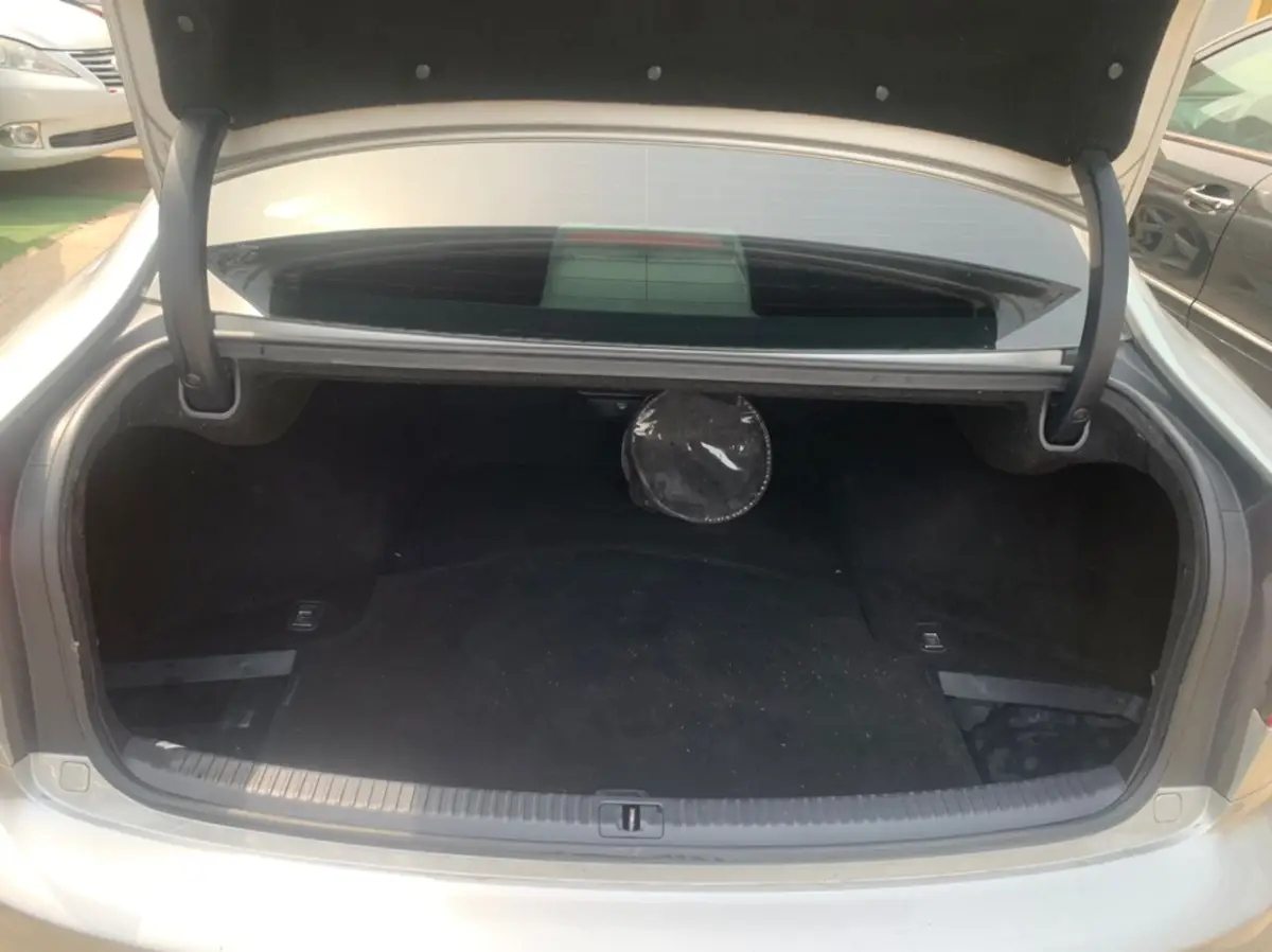 Clean Lexus is 250 model - Image 2