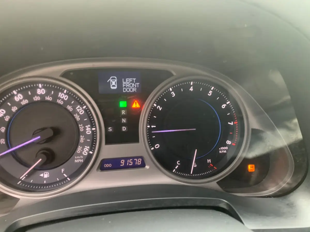 Clean Lexus is 250 model - Image 4