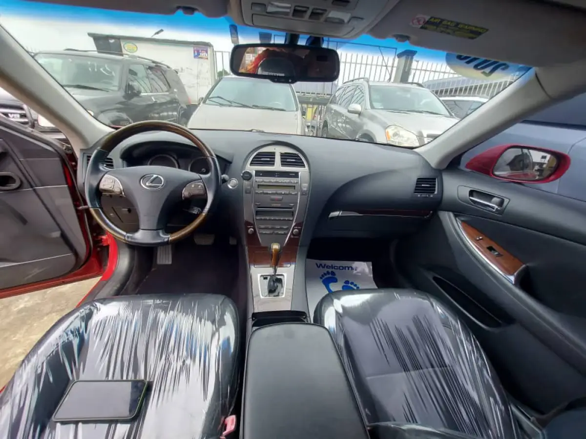 Clean Lexus ES350 model - Image 5