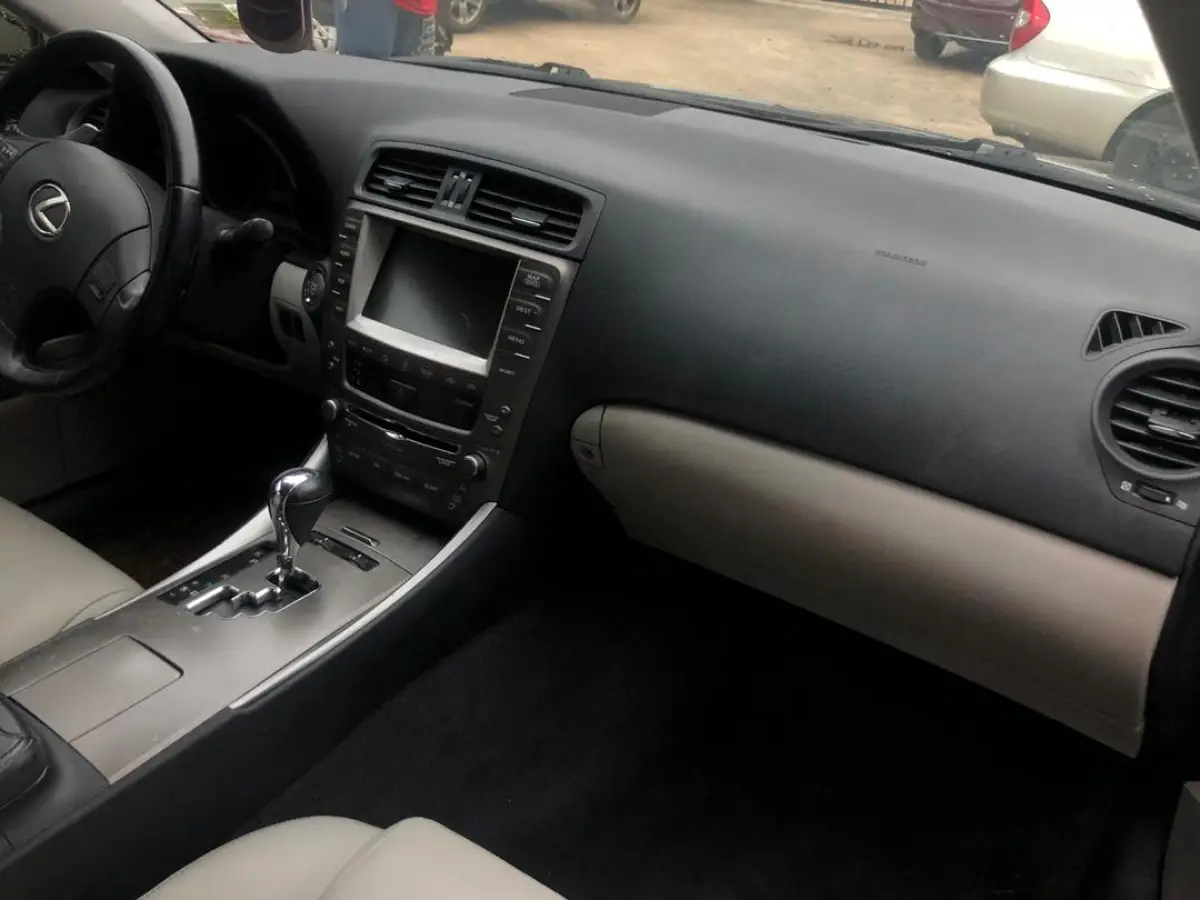Clean Lexus is 250 model - Image 4