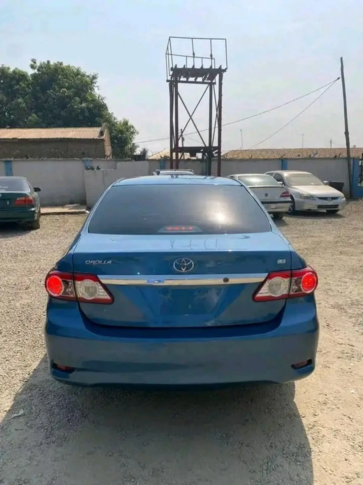 Clean Toyota corolla model - Image 2