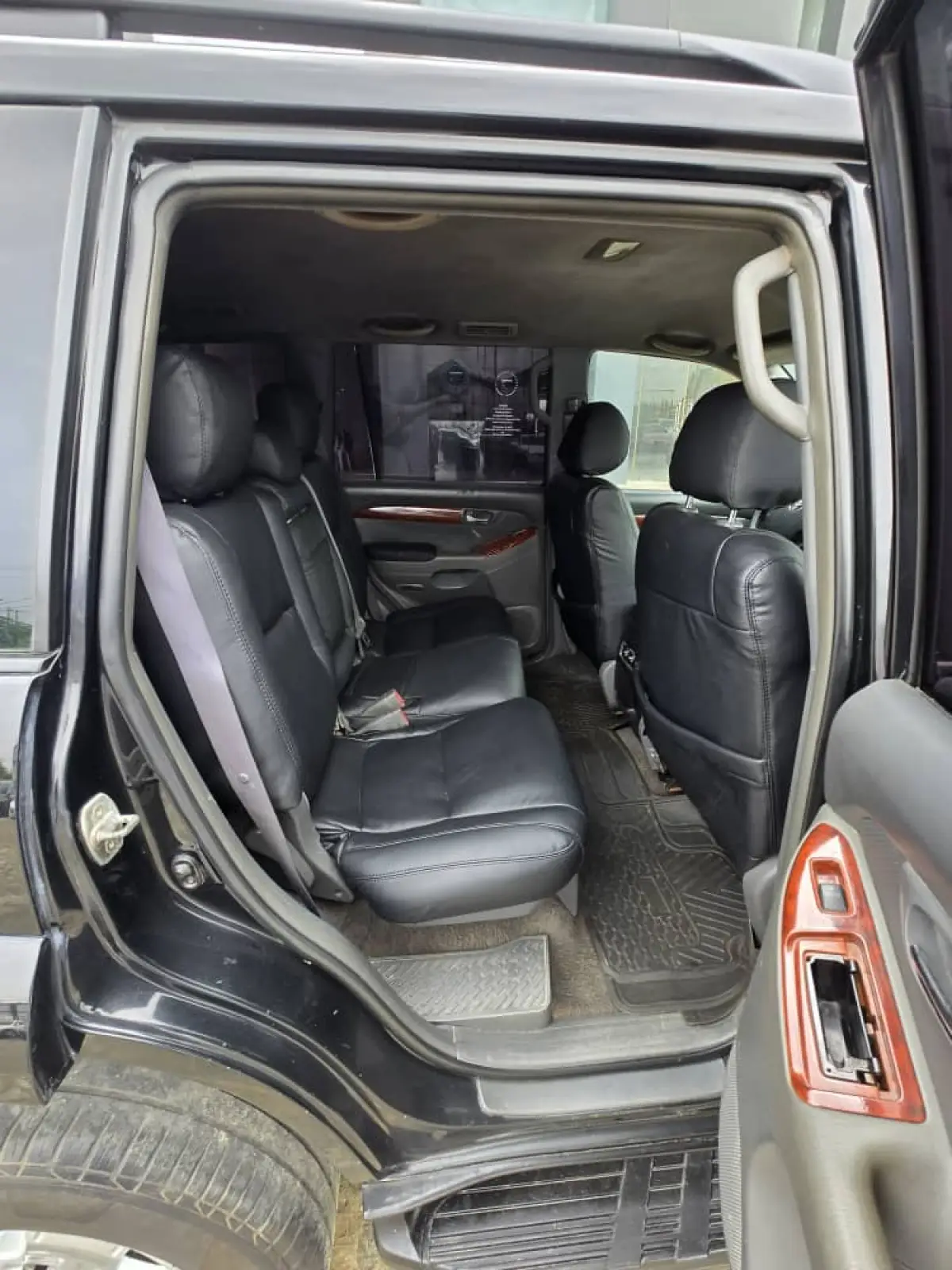 Make: Toyota Model: Prado Year: 2008 Condition: Registered (Bought Brand - Image 6