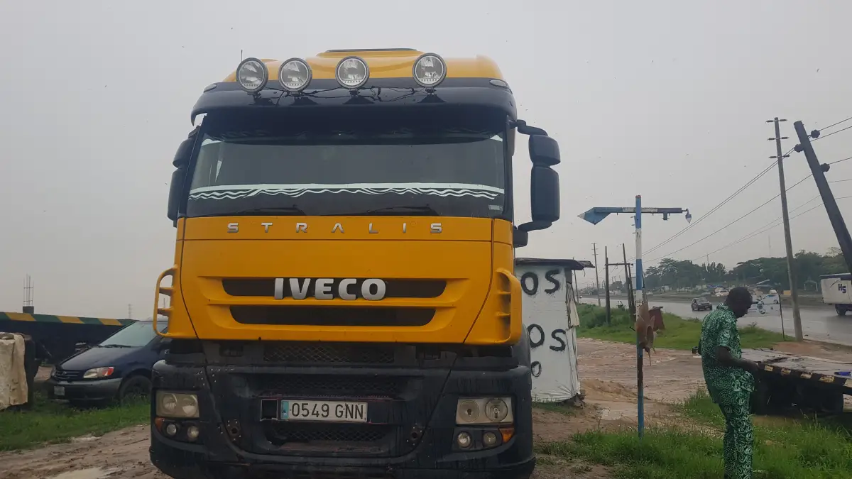 Iveco Stralis 460 Euro 5 with double axle for sale. - Image 1