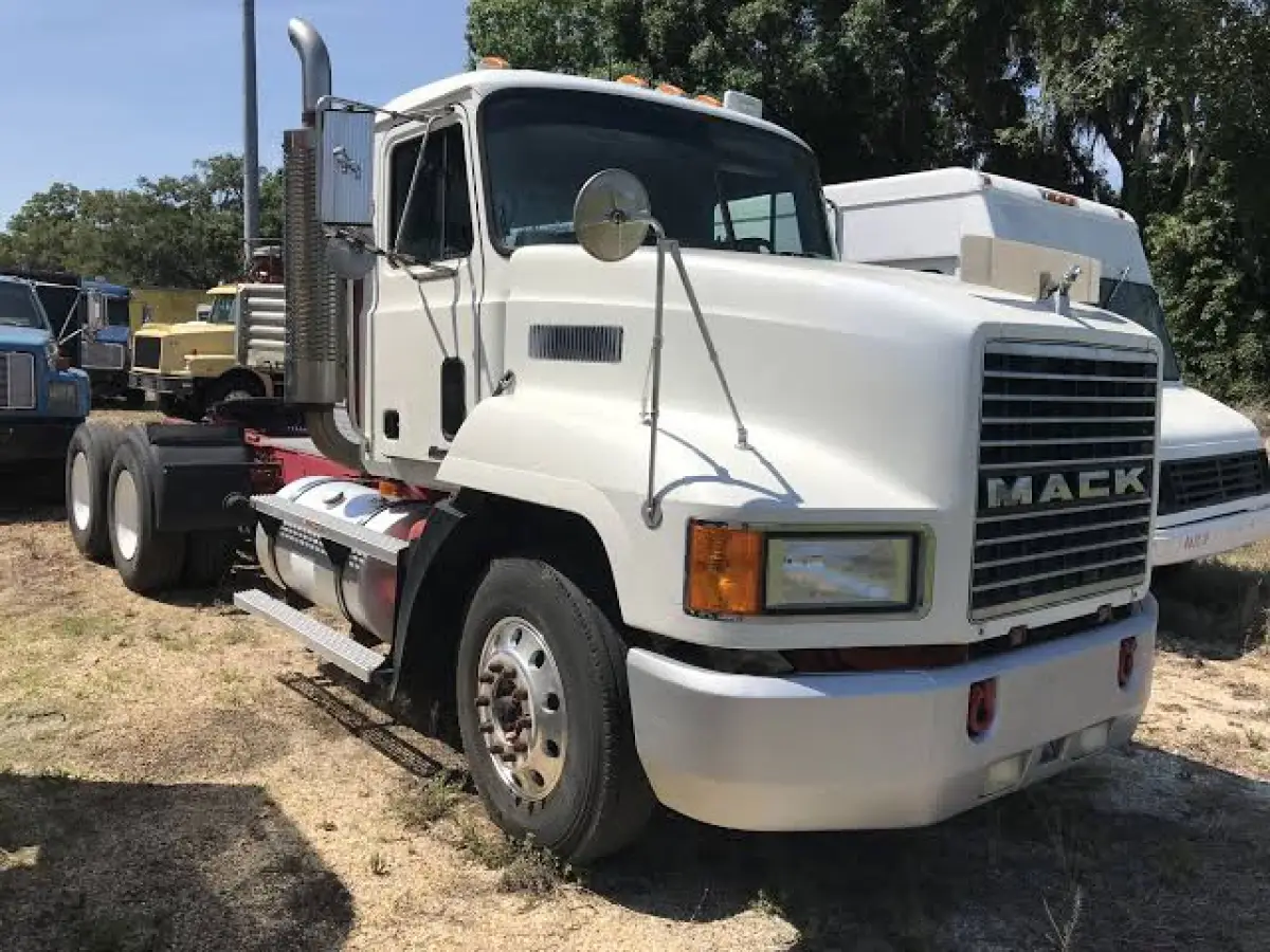 Mack and Volvo Mechanic (Computer Diagnostics) - Trailer Park Available - Image 6