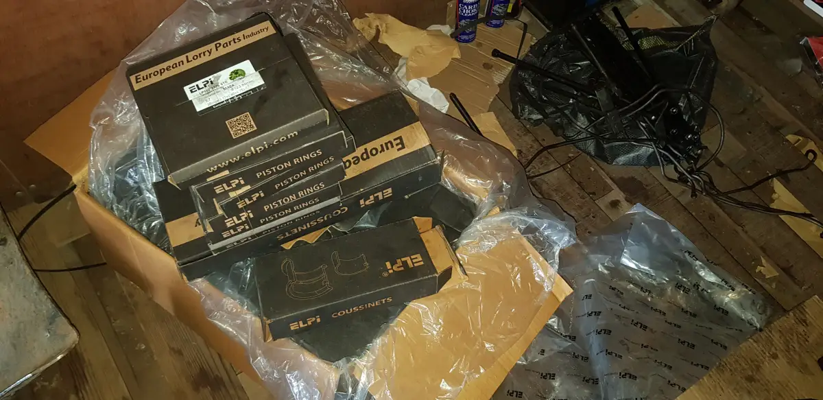 Mack and Volvo Mechanic (Computer Diagnostics) - Trailer Park Available - Image 18