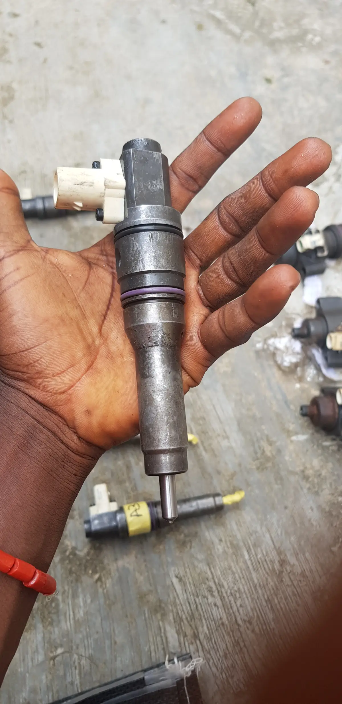 DAF and Iveco Mechanic (Computer Diagnostics) - Trailer Park Available - Image 12