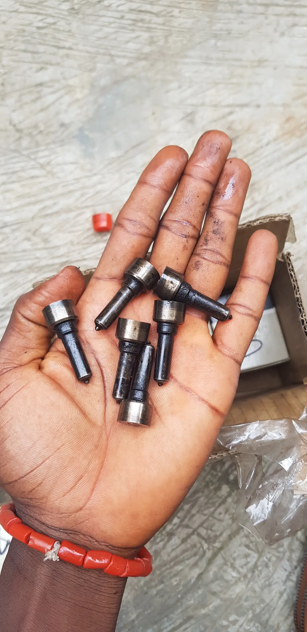 DAF and Iveco Mechanic (Computer Diagnostics) - Trailer Park Available - Image 13