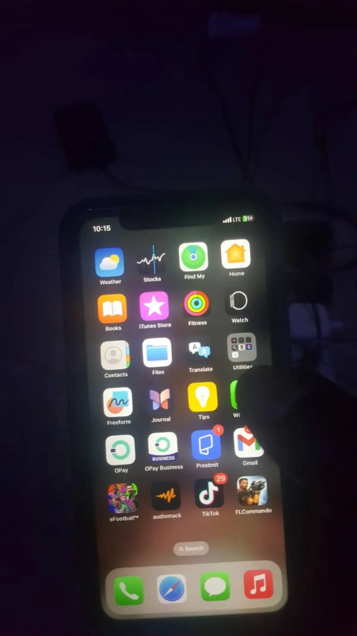 Very neatly used Apple iPhone 11 - Image 1