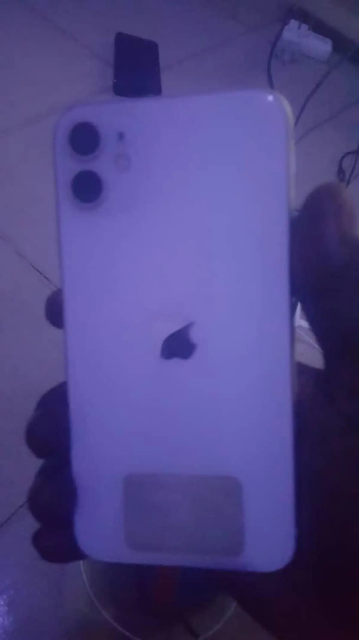 Very neatly used Apple iPhone 11 - Image 3