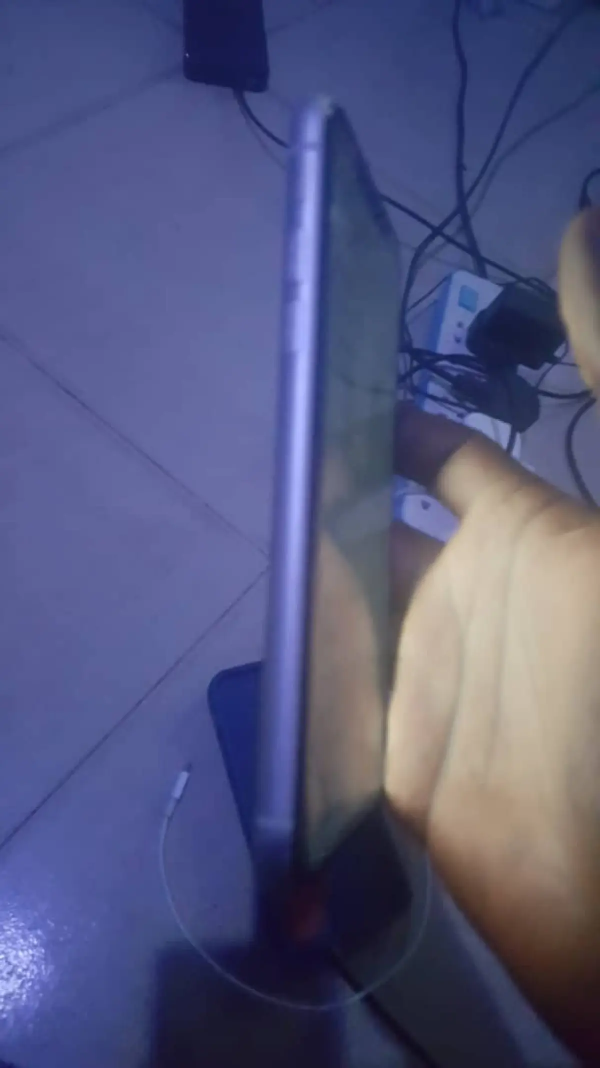 Very neatly used Apple iPhone 11 - Image 7