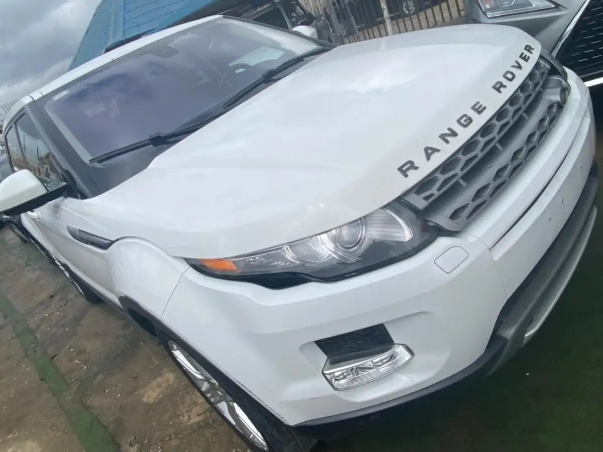 Range Rover - Image 1