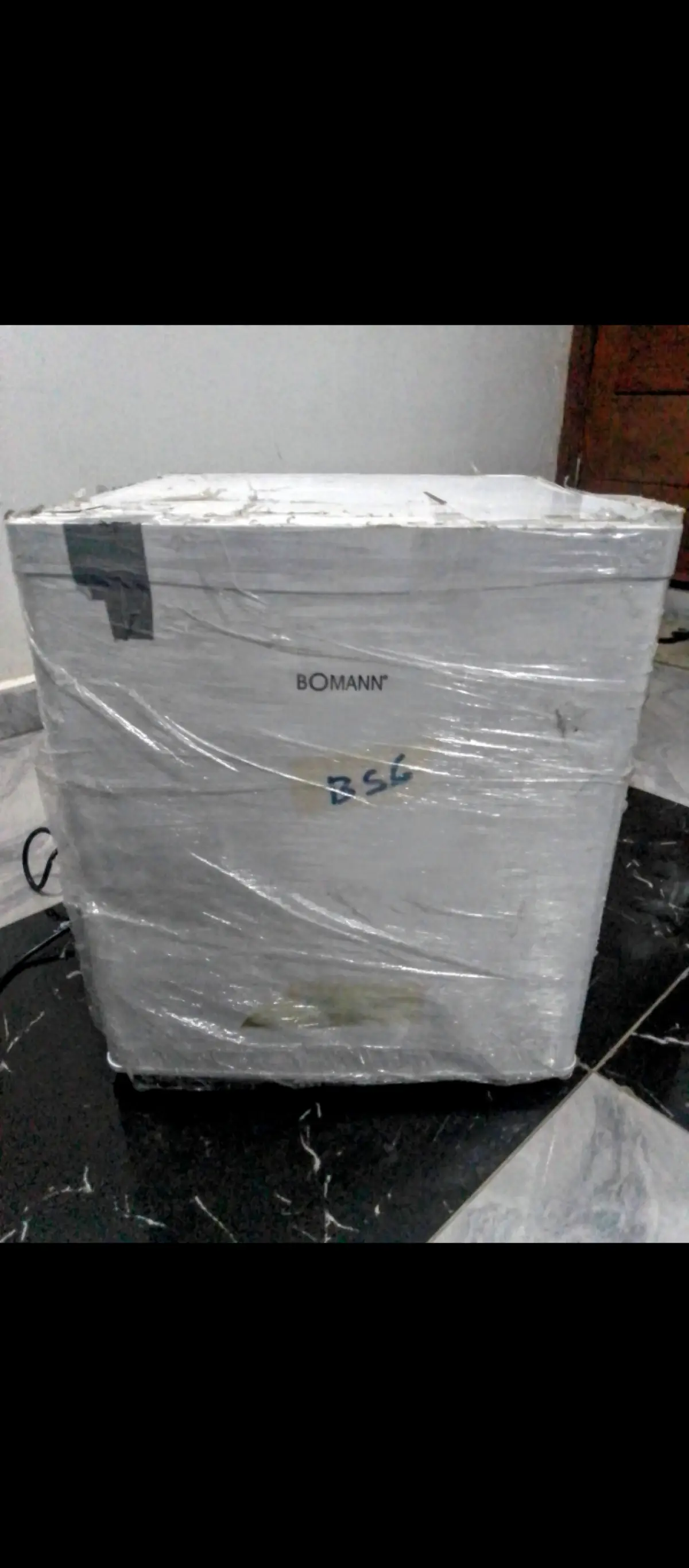 Foreign very neatly used Bomann German 4 Mini Fridge - Image 1