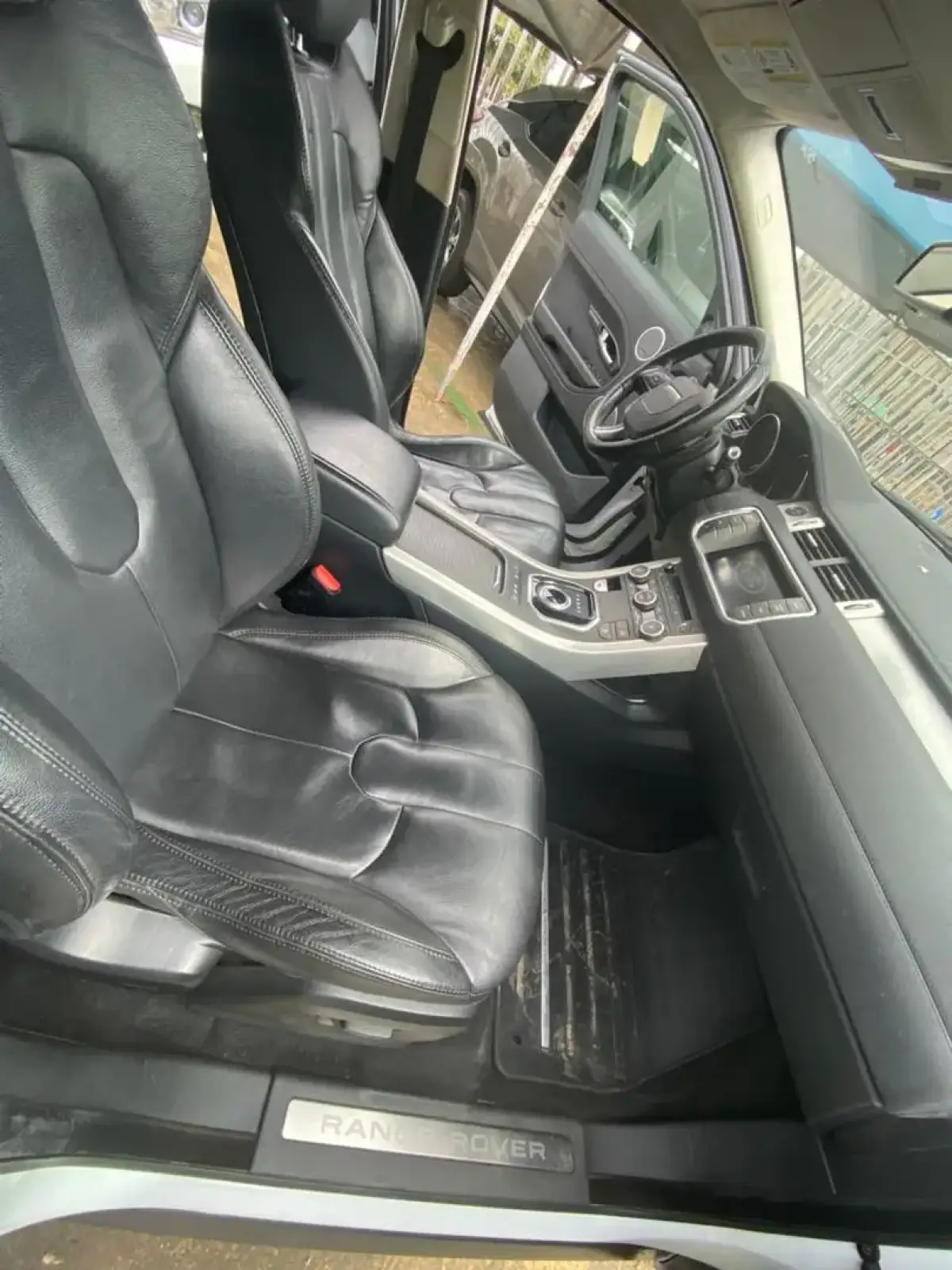 Range Rover - Image 2