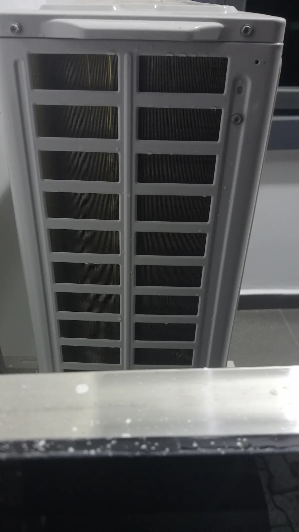 New Hisense 2tone(2HP) standing AC - Image 2