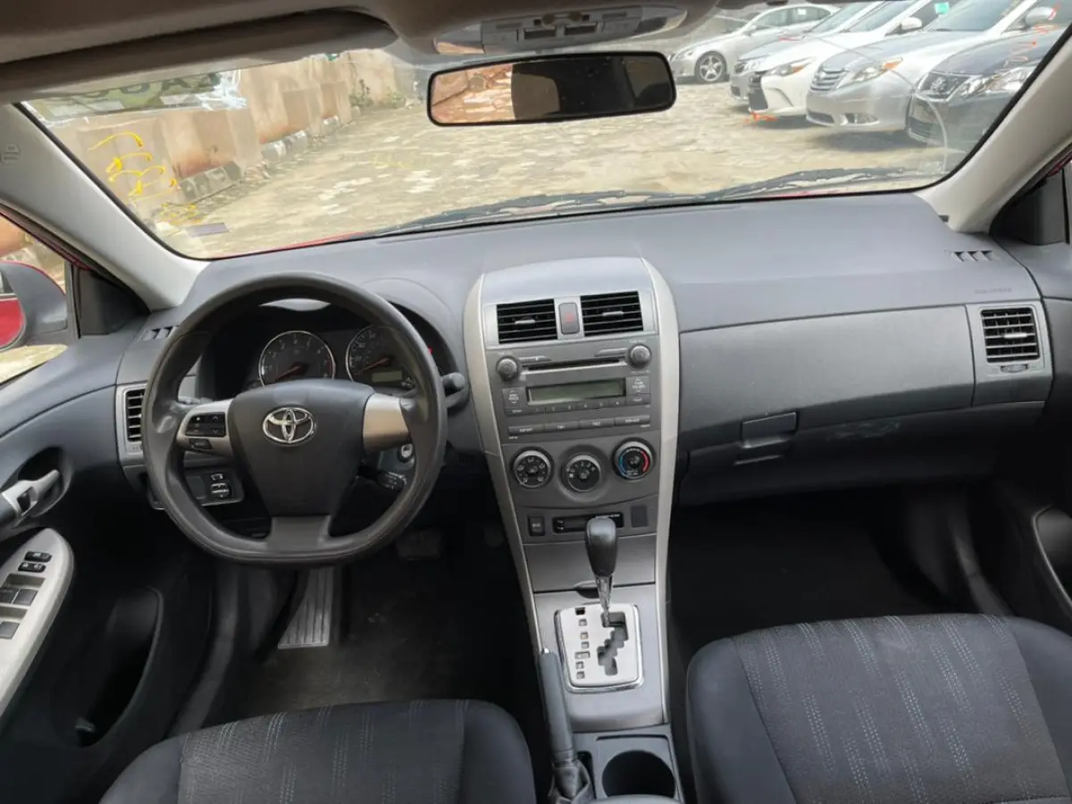 Toyota Corolla - Image 4