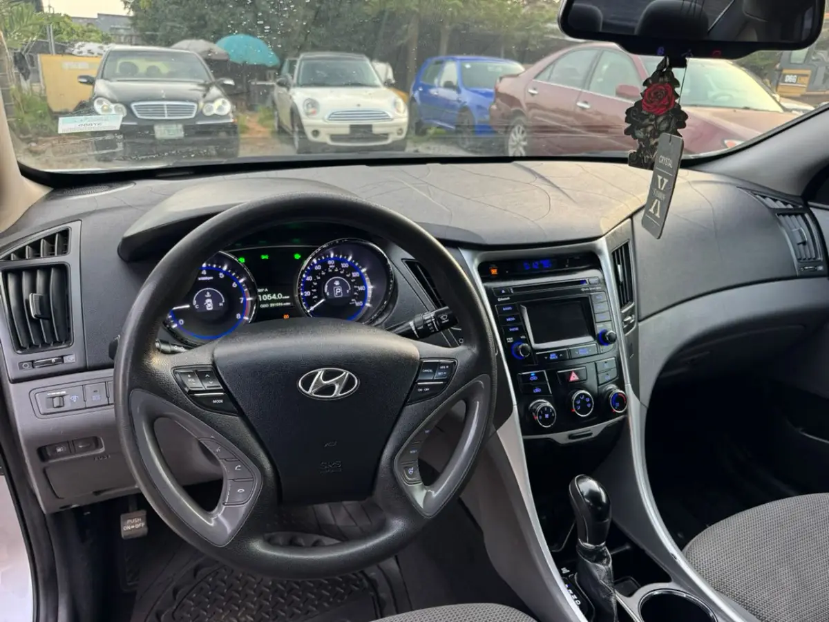 2014 Hyundai Sonata, 7M - Image 2