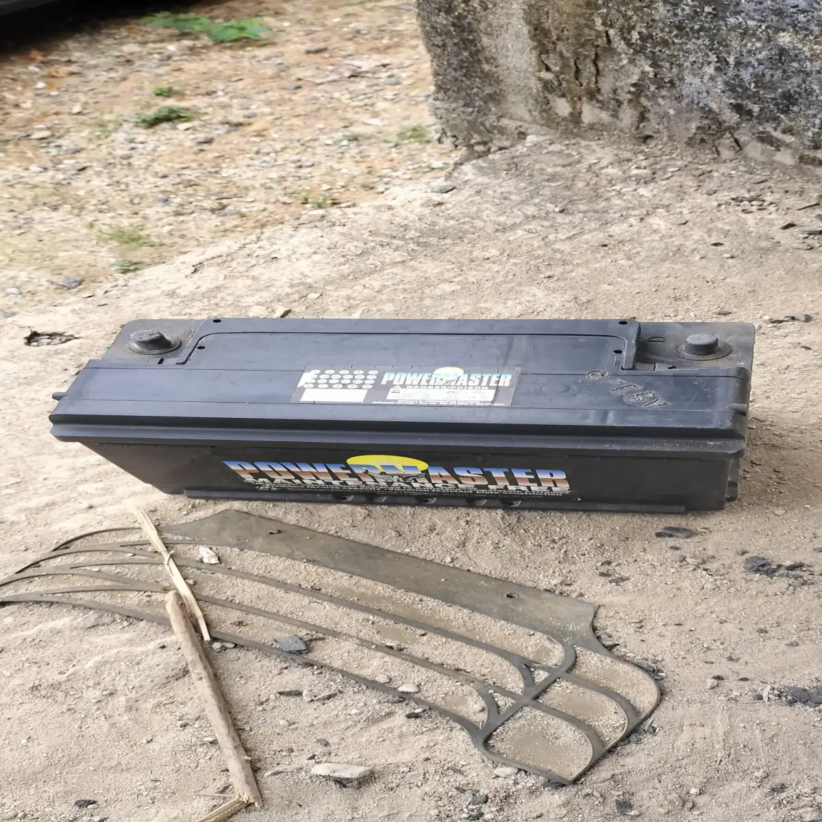 Car battery 100ah - Image 1