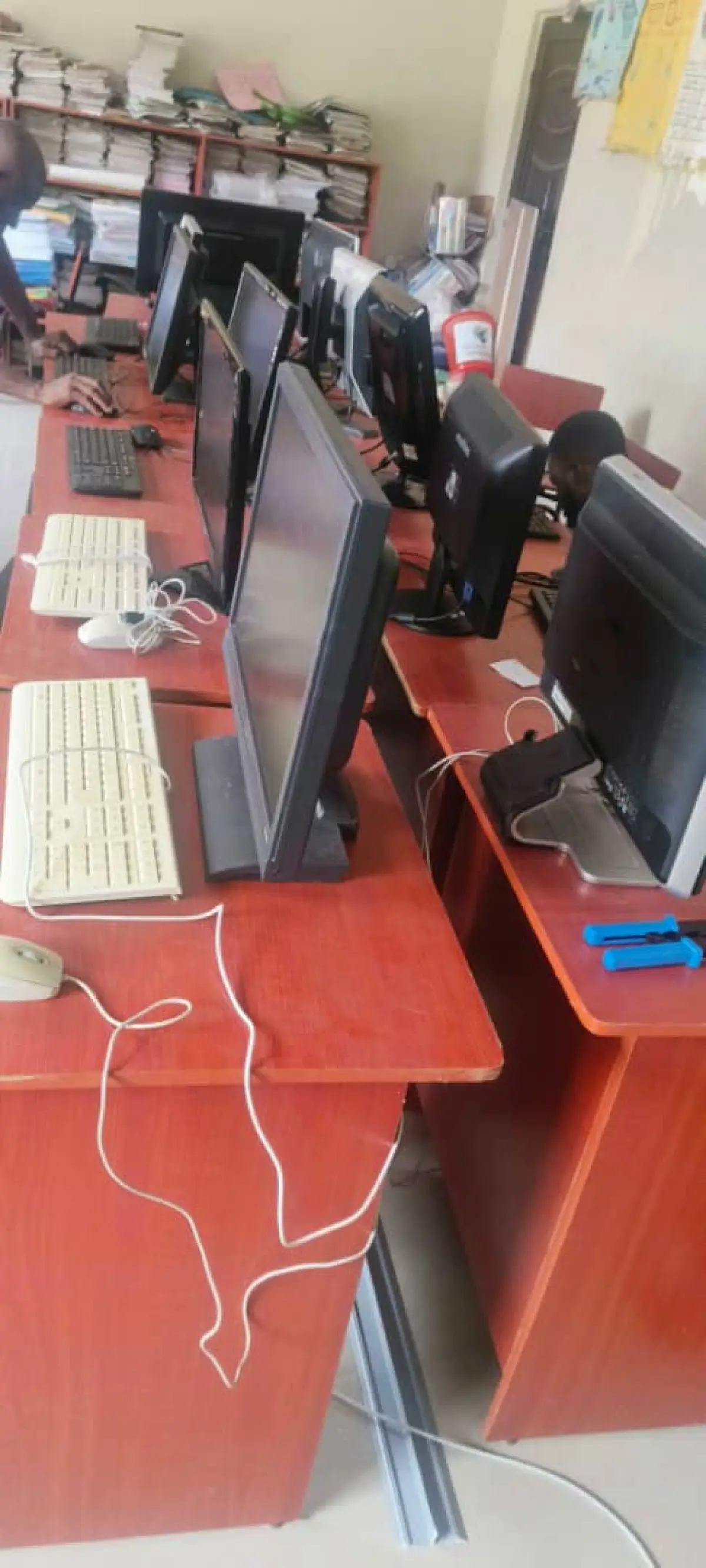 Computer Desktop - Image 2