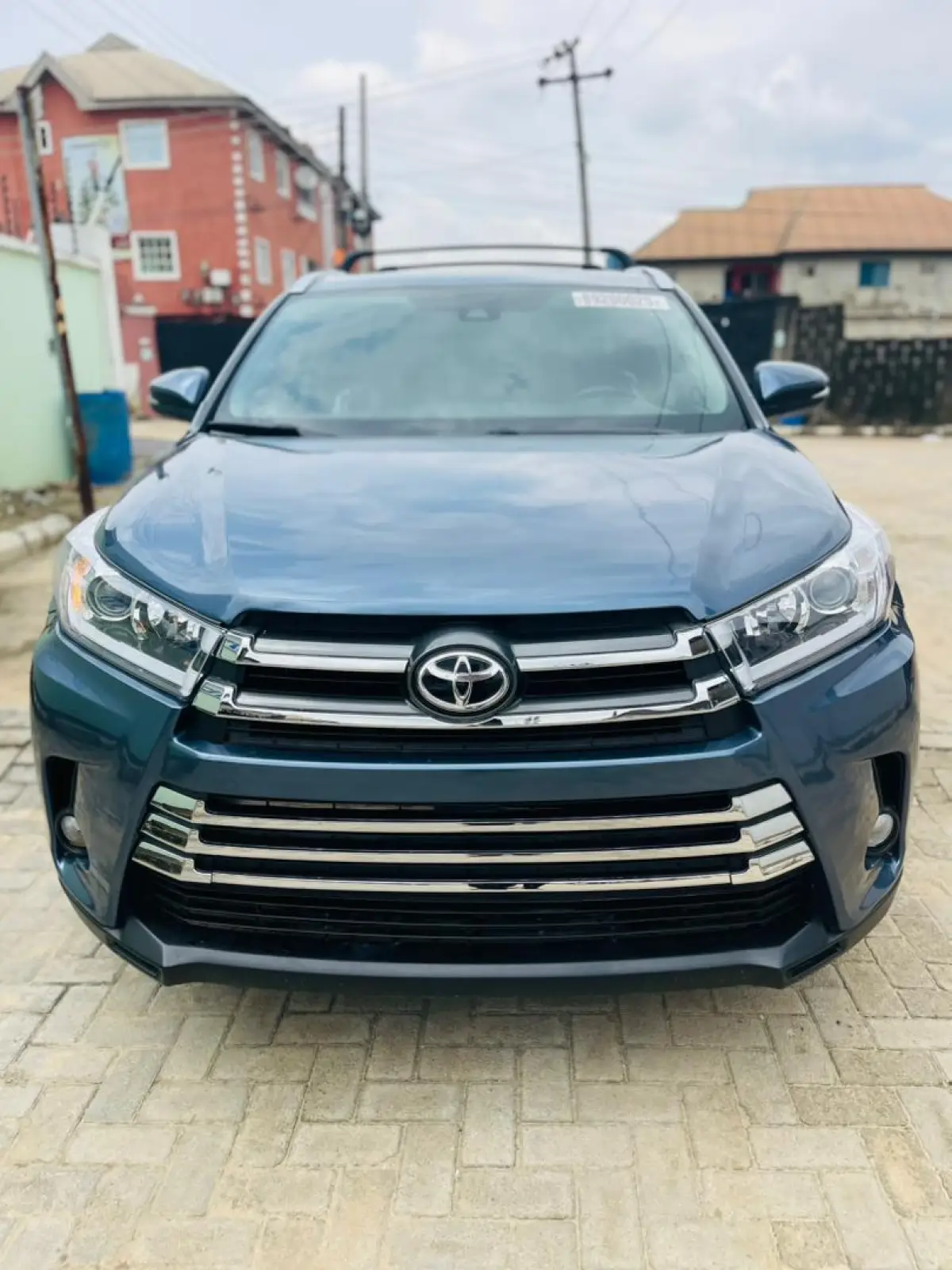 Toyota Highlander 2018 XLE Foreign used(tokunbo) Duty paid - Image 1